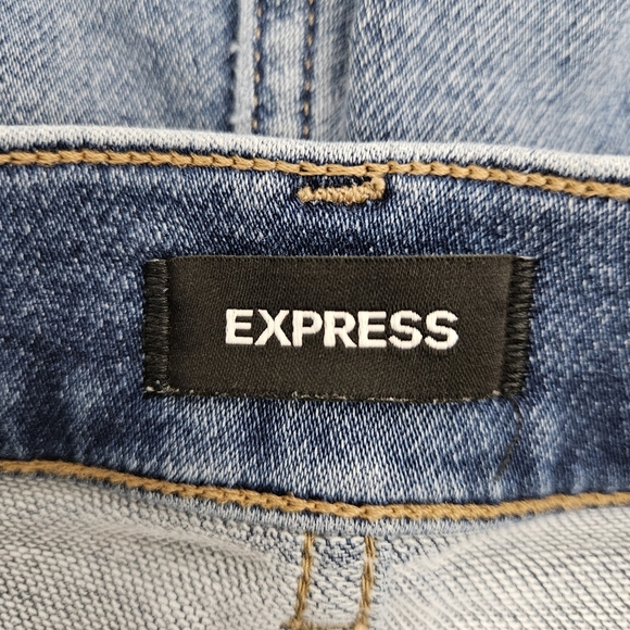 Express Mom Shorts Super High Rise Medium Wash Cut Off Raw Hem Denim 6 - Picture 5 of 8